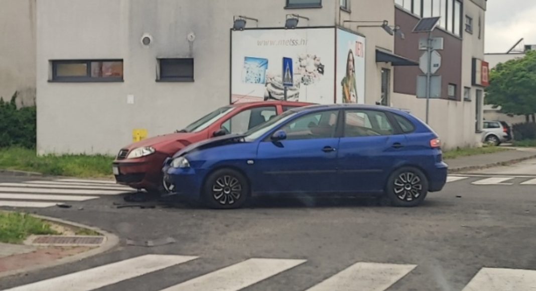 Prometna nesreća u Čakovcu: Sudar dva osobna automobila Prometna nesreća u Čakovcu: Sudar dva osobna automobila