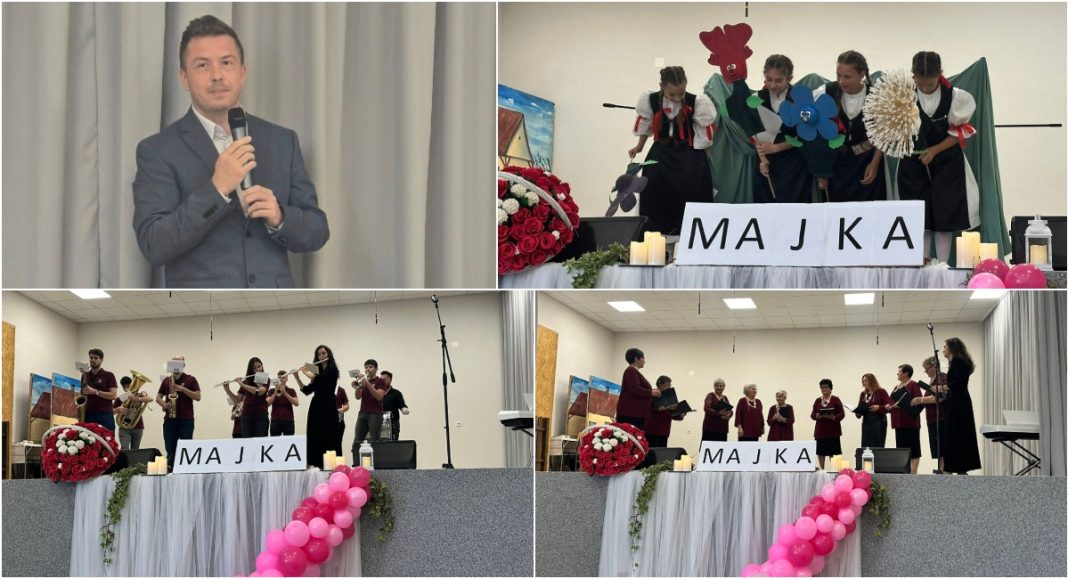 FOTO Podturen proslavio Majčin dan uz glazbu, recitacije i emotivne trenutke FOTO Podturen proslavio Majčin dan uz glazbu, recitacije i emotivne trenutke