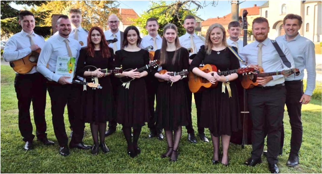 Tamburaši KUU Zvon osigurali nastup na državnom natjecanju Tamburaši KUU Zvon osigurali nastup na državnom natjecanju