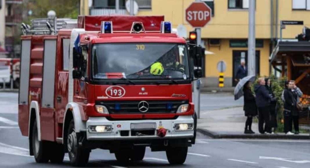 Gori šupa u Lopatincu – vatrogasci sprječavaju širenje požara! Gori šupa u Lopatincu – vatrogasci sprječavaju širenje požara!