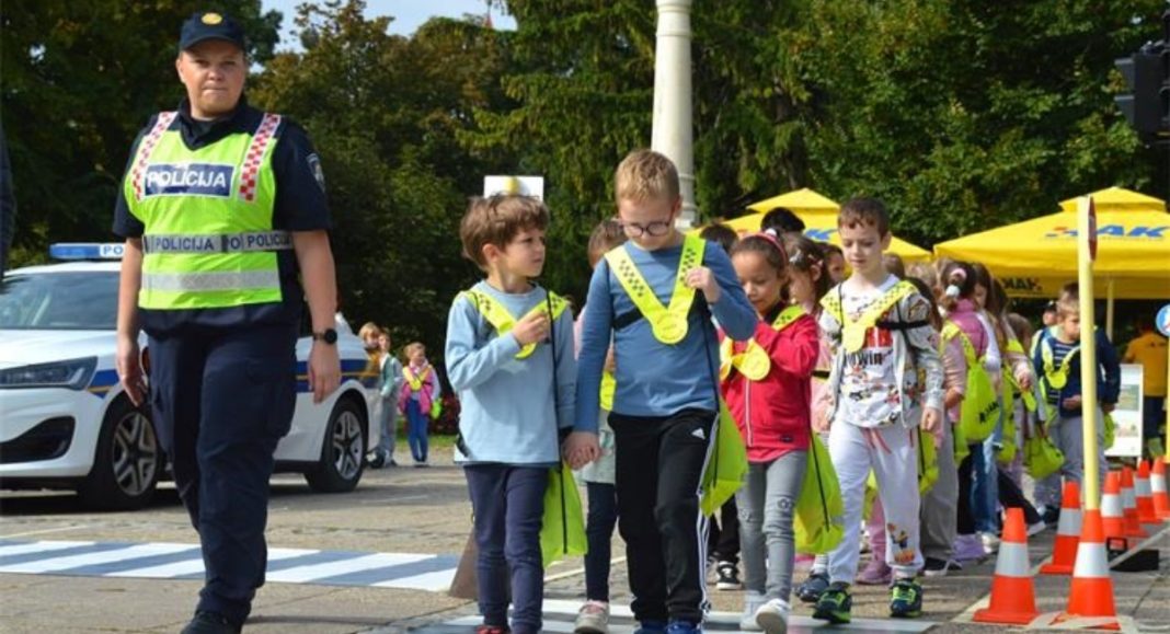 Djeca iz Podturena i Murskog Središća uče o sigurnosti na cestama! Djeca iz Podturena i Murskog Središća uče o sigurnosti na cestama!