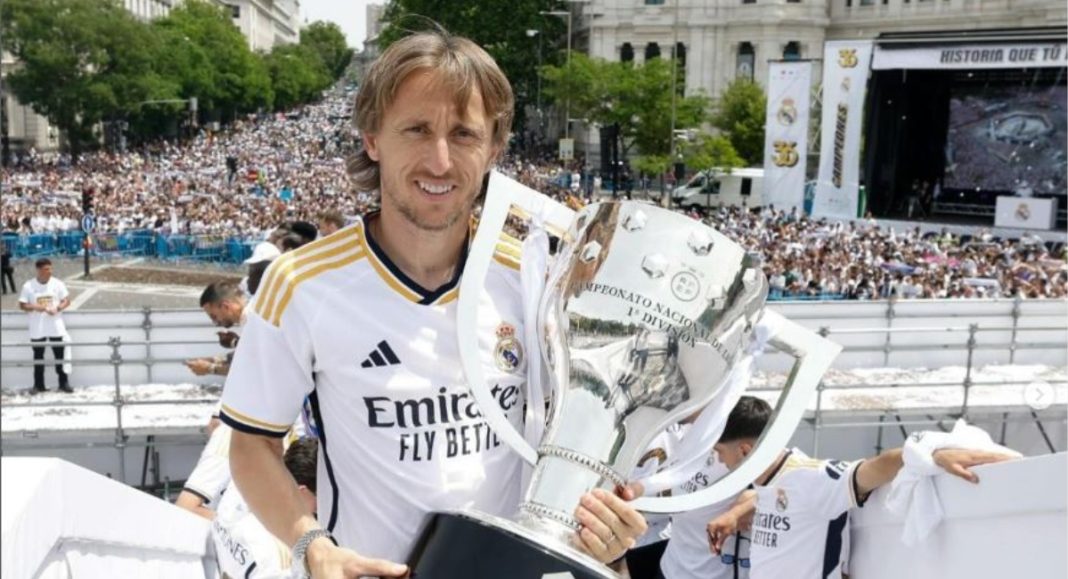 Luka Modrić objavio: ‘Gotovo je, odlazim iz Reala!‘ Ima li šanse da SP dočeka u Dinamu? Luka Modrić objavio: ‘Gotovo je, odlazim iz Reala!‘ Ima li šanse da SP dočeka u Dinamu?