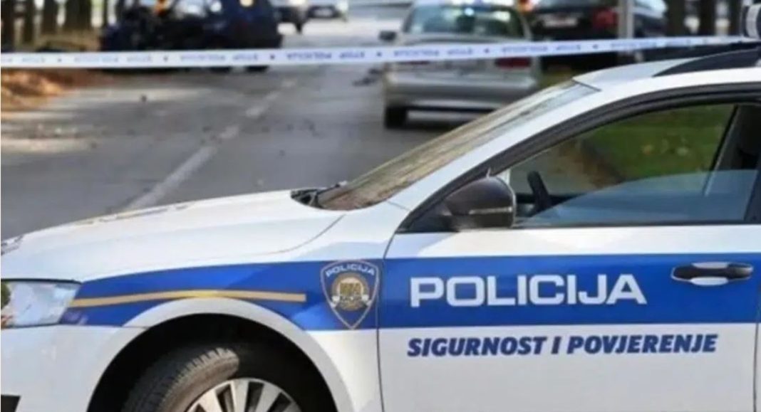 Sudar između automobila i motociklista u Sitnicama Sudar između automobila i motociklista u Sitnicama