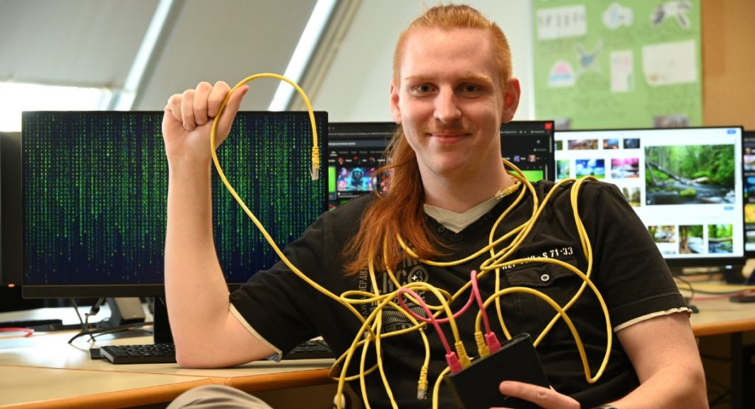 Sebastijan iz Tehničke škole Čakovec – učenik koji je tipkovnicom otključao uspjeh Sebastijan iz Tehničke škole Čakovec – učenik koji je tipkovnicom otključao uspjeh