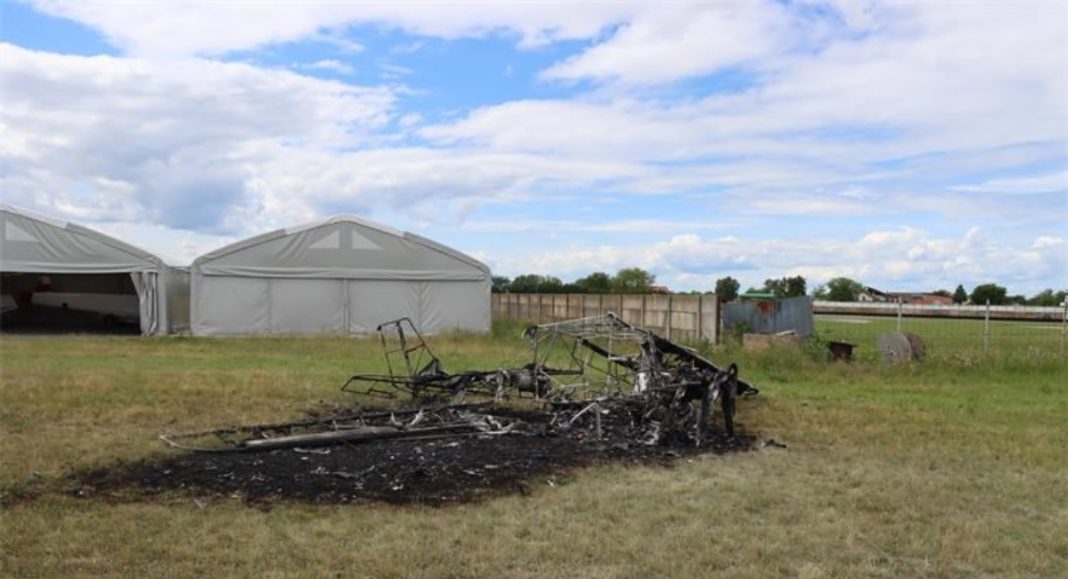 Izgorio ultralaki zrakoplov nakon tehničkog kvara – pilot hospitaliziran zbog udisanja dima Izgorio ultralaki zrakoplov nakon tehničkog kvara – pilot hospitaliziran zbog udisanja dima