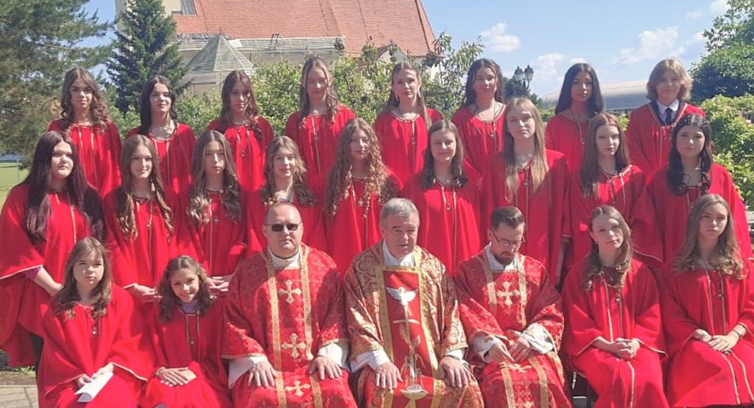 Ovaj vikend sakramenat Svete potvrde dijelit će se u Podturnu, Čakovcu, Ivanovcu, Belici i Macincu! Ovaj vikend sakramenat Svete potvrde dijelit će se u Podturnu, Čakovcu, Ivanovcu, Belici i Macincu!