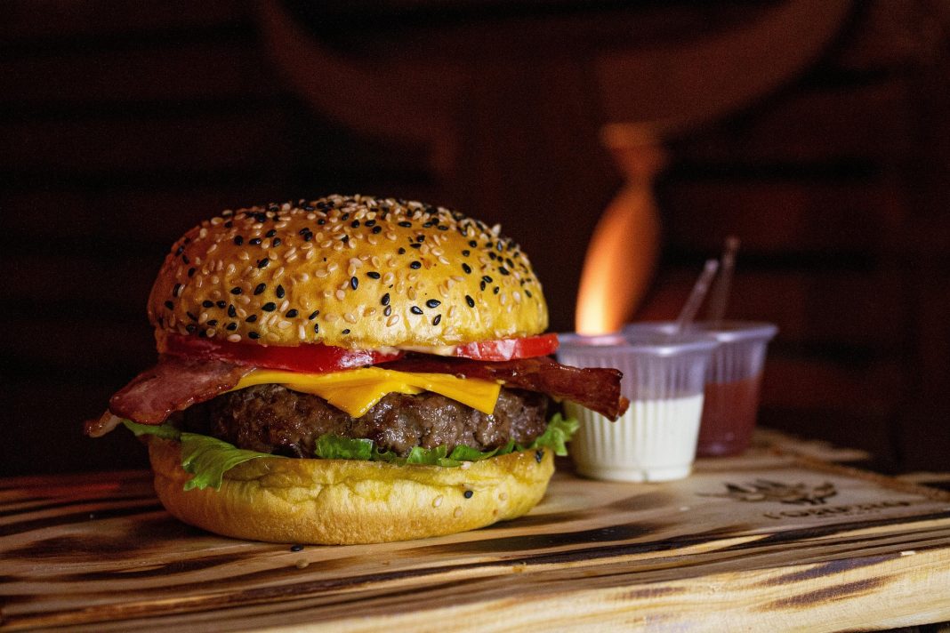 Svjetski dan hamburgera: Sendvič koji je postao globalna senzacija Svjetski dan hamburgera: Sendvič koji je postao globalna senzacija