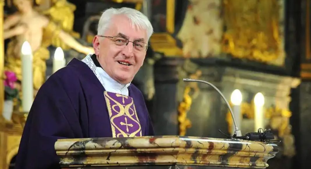 Duhovni stup Preloga: Prečasni Antun Hoblaj slavi 76 godina života! Duhovni stup Preloga: Prečasni Antun Hoblaj slavi 76 godina života!