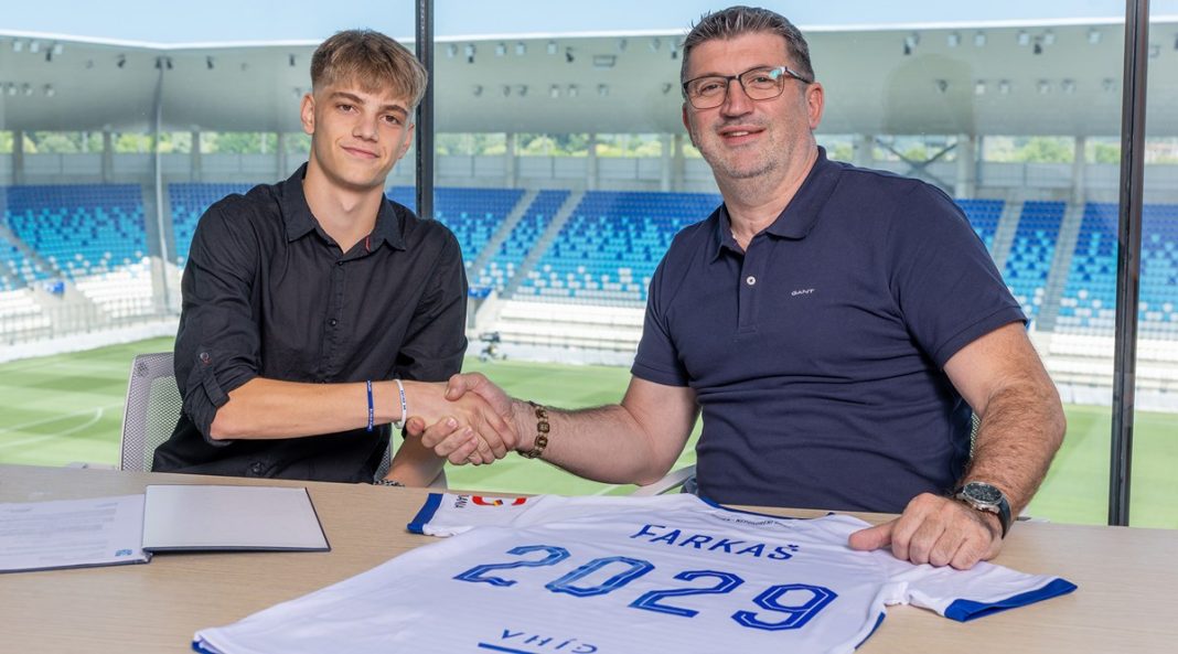 Niko Farkaš:”Ostvario mi se dječački san” Niko Farkaš:”Ostvario mi se dječački san”