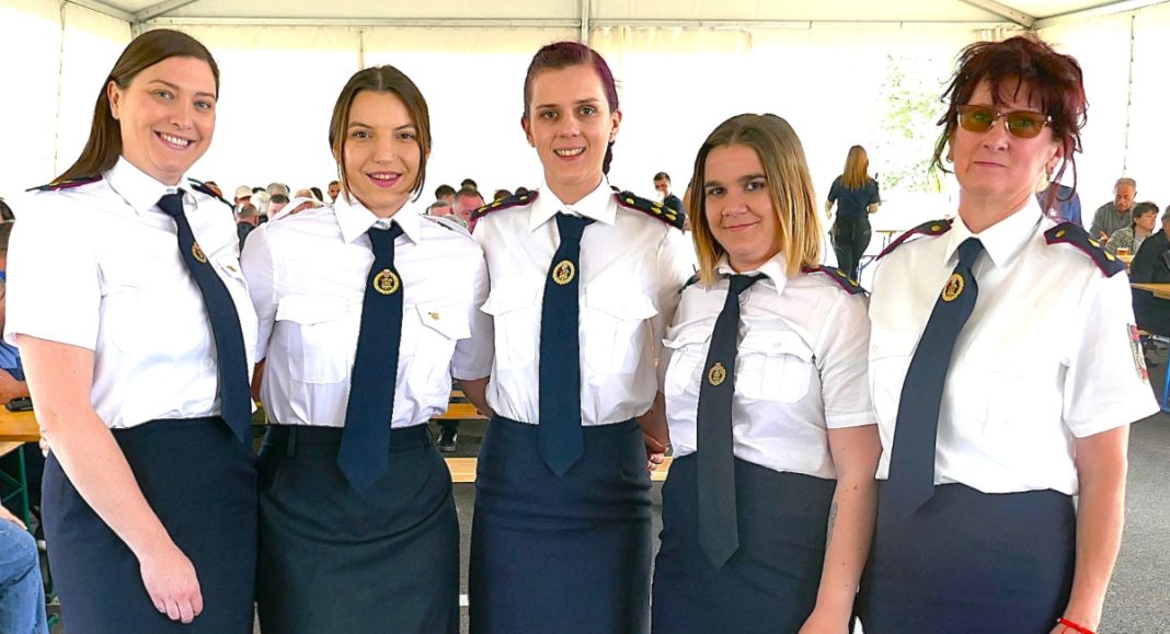 One su osposobljene da se mogu uhvatiti u koštac sa svakom opasnošću! One su osposobljene da se mogu uhvatiti u koštac sa svakom opasnošću!