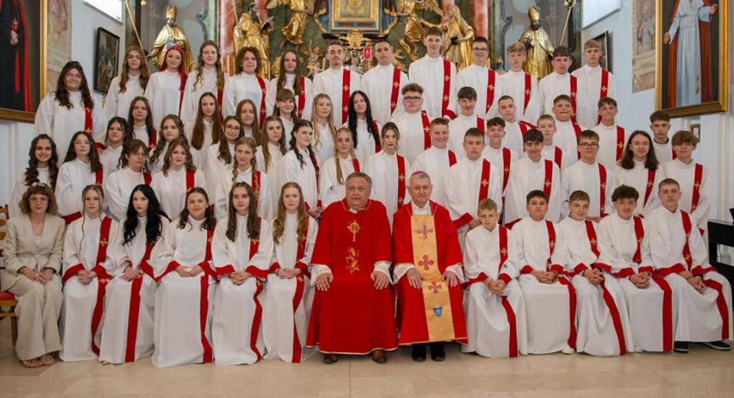 U Svetom Jurju na Bregu 55 krizmanika primilo sakrament svete potvrde! U Svetom Jurju na Bregu 55 krizmanika primilo sakrament svete potvrde!