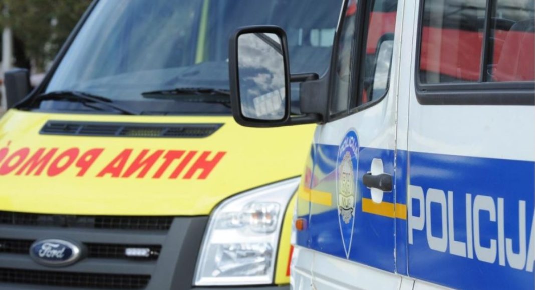 Osobno vozilo sletjelo s ceste između Šenkovca i Brezja, jedna osoba ozlijeđena Osobno vozilo sletjelo s ceste između Šenkovca i Brezja, jedna osoba ozlijeđena