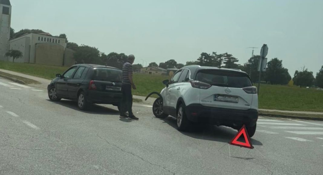 Prometna nesreća u Čakovcu kod Croduxa – sudar dva vozila Prometna nesreća u Čakovcu kod Croduxa – sudar dva vozila