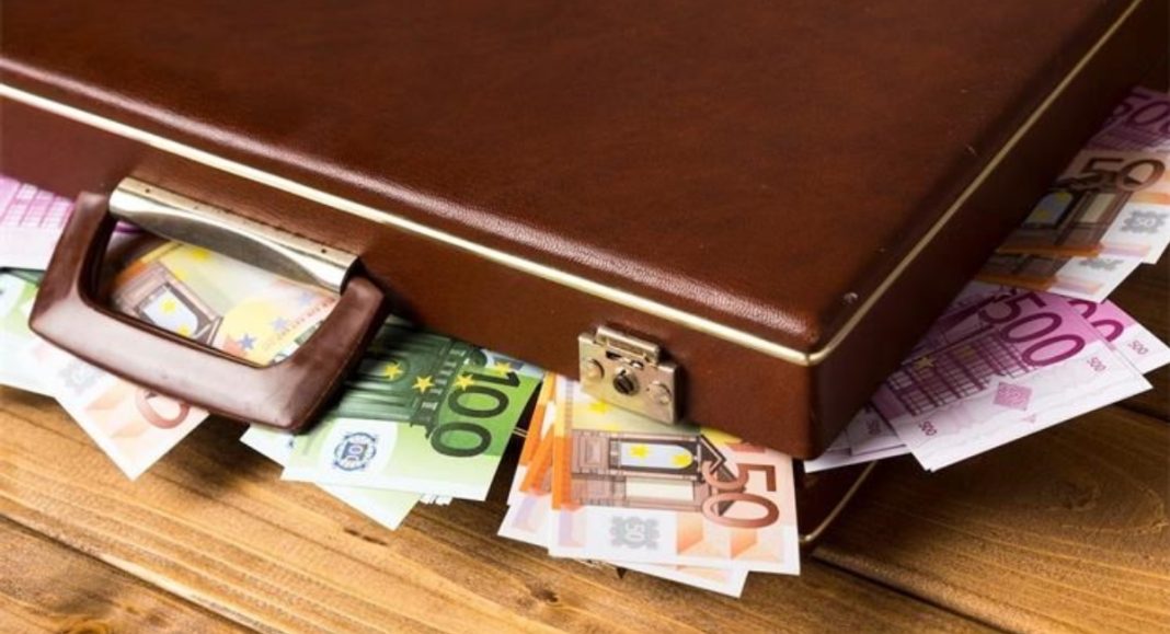 Bivša djelatnica banke u Čakovcu lažnim štednjama prevarila građane za više od 1,5 milijuna eura! Bivša djelatnica banke u Čakovcu lažnim štednjama prevarila građane za više od 1,5 milijuna eura!