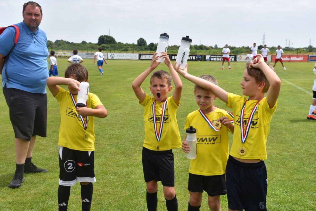 PRIJAVI EKIPU NA HAKL! Čeka te pregršt utakmica, ulaznica za Terme Sveti Martin, vrijedne nagrade… PRIJAVI EKIPU NA HAKL! Čeka te pregršt utakmica, ulaznica za Terme Sveti Martin, vrijedne nagrade…