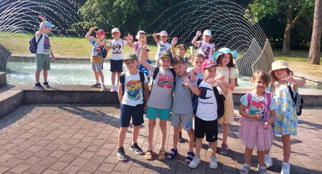 FOTO Mališani iz DV “Loptica” uživali u jutarnjoj šetnji Čakovcem! FOTO Mališani iz DV “Loptica” uživali u jutarnjoj šetnji Čakovcem!