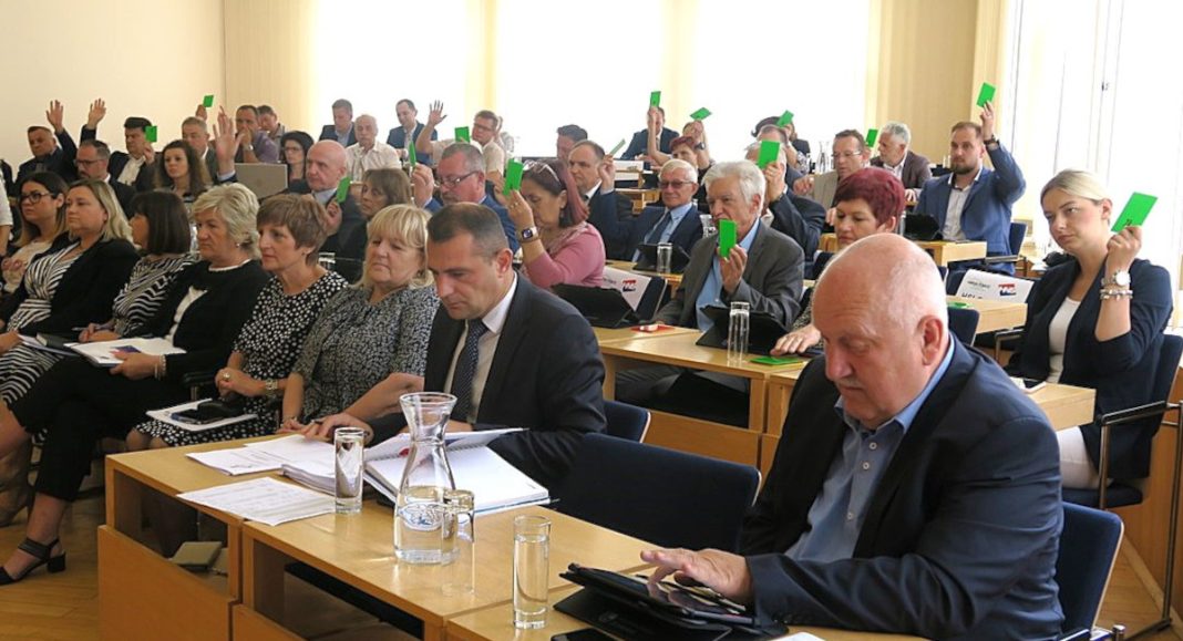 Matija Posavec i njegov NPS natoplovičnom većinom lagodno će vladati Međimurskom županijom! Matija Posavec i njegov NPS natoplovičnom većinom lagodno će vladati Međimurskom županijom!