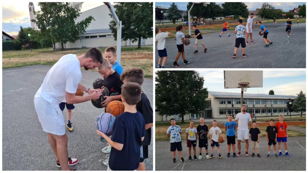 Jambrović dolaskom na trening razveselio klince, pali i autogrami Jambrović dolaskom na trening razveselio klince, pali i autogrami