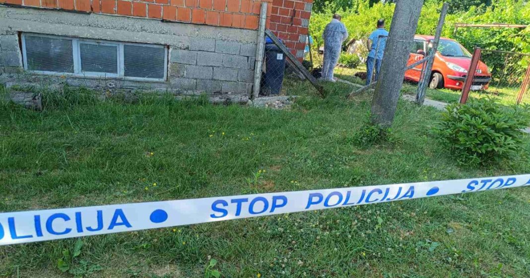 Policija nakon strašnog zločina: 49-godišnjakinja preminula na mjestu događaja, 59-godišnjak se bori za život Policija nakon strašnog zločina: 49-godišnjakinja preminula na mjestu događaja, 59-godišnjak se bori za život