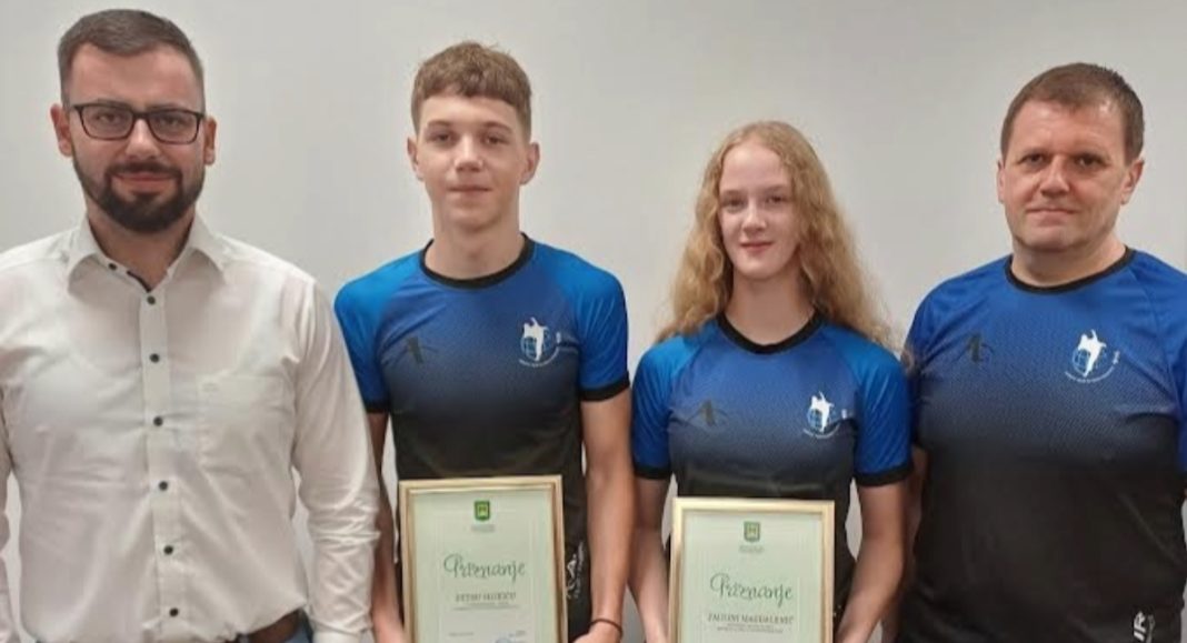 Načelnik Općine Nedelišće nagradio vrhunske karatiste Paulinu Magdalenić i Petra Slukića Načelnik Općine Nedelišće nagradio vrhunske karatiste Paulinu Magdalenić i Petra Slukića