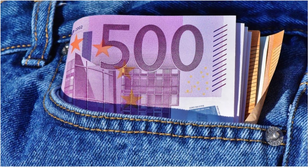 Eurojackpot donio dobitnu kombinaciju 4+2 sretnom igraču u Maloj Subotici! Eurojackpot donio dobitnu kombinaciju 4+2 sretnom igraču u Maloj Subotici!