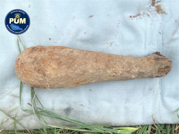 U Maloj Subotici pronađena minobacačka granata zaostala iz 2. svjetskog rata U Maloj Subotici pronađena minobacačka granata zaostala iz 2. svjetskog rata