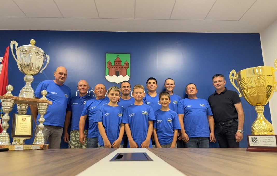 Načelnik Dario Friščić nagradio uspješne ribolovce SRD-a Som Kotoriba Načelnik Dario Friščić nagradio uspješne ribolovce SRD-a Som Kotoriba