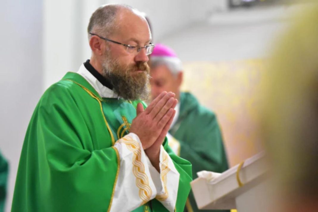 U rodnom Prelogu: Župnik Tomislav Kos slavi 15 godina svećeništva U rodnom Prelogu: Župnik Tomislav Kos slavi 15 godina svećeništva