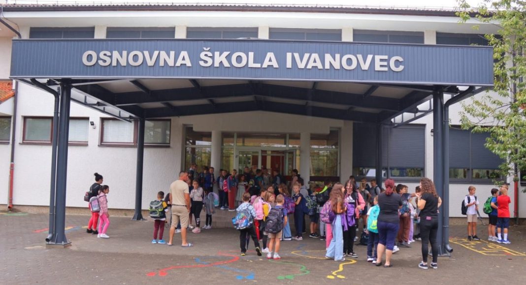 Osnovna škola Ivanovec dobiva 5 novih učionica za održavanje nastave u jednoj smjeni Osnovna škola Ivanovec dobiva 5 novih učionica za održavanje nastave u jednoj smjeni