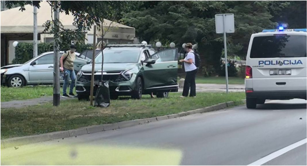 FOTO Sudar kod hotela Park: Jedna osoba prevezena u bolnicu FOTO Sudar kod hotela Park: Jedna osoba prevezena u bolnicu
