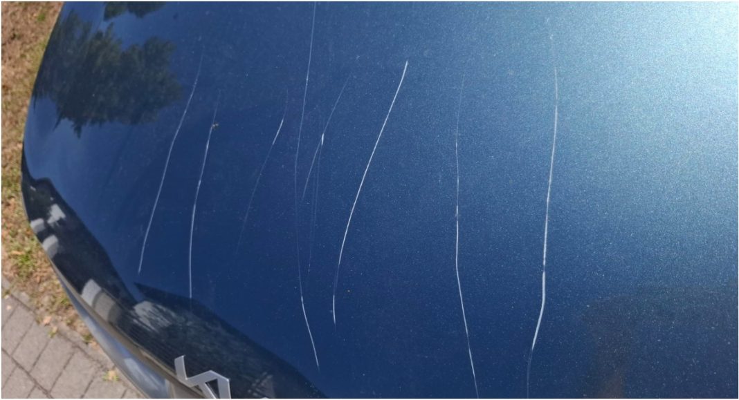 Sve više Čakovčana žali se na uništavanje vozila – tko grebe i oštećuje aute po gradu? Sve više Čakovčana žali se na uništavanje vozila – tko grebe i oštećuje aute po gradu?