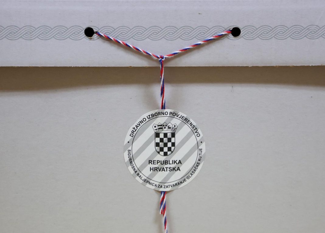 Izbori za manjinska vijeća 5. listopada – provjerite jeste li upisani u registar birača Izbori za manjinska vijeća 5. listopada – provjerite jeste li upisani u registar birača