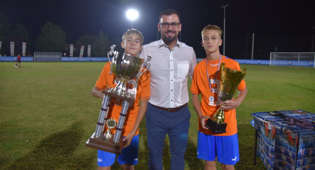 Mladi nogometaši iz Općine Nedelišće dio pobjedničke ekipe na „Međimurcu U14“ Mladi nogometaši iz Općine Nedelišće dio pobjedničke ekipe na „Međimurcu U14“