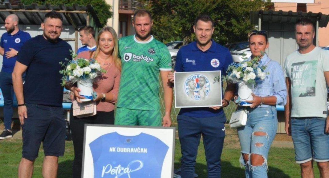 Nogomet i ljubav: Dubravčan proslavio vjenčanja svojih članova Nogomet i ljubav: Dubravčan proslavio vjenčanja svojih članova