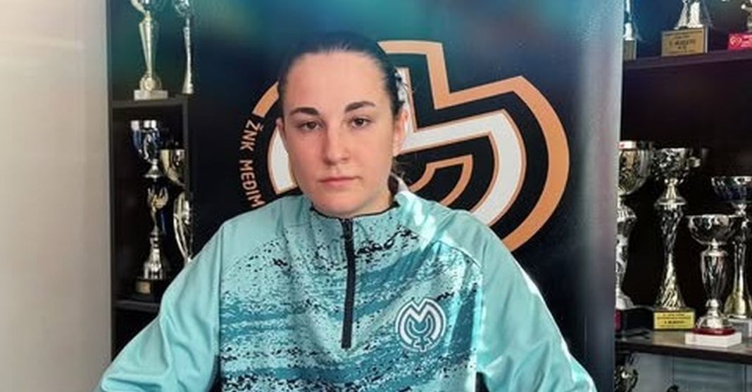 Ana Višnjić potpisala novi ugovor Ana Višnjić potpisala novi ugovor