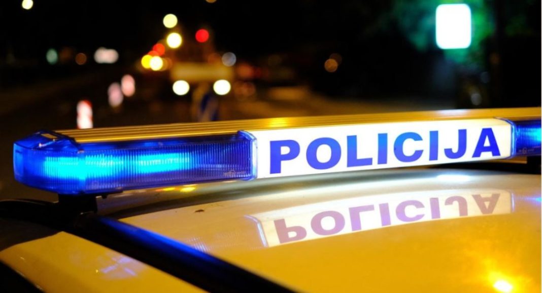 Policija traga za vozačem koji je u Krištanovcu oštetio prometni znak i napustio mjesto nesreće Policija traga za vozačem koji je u Krištanovcu oštetio prometni znak i napustio mjesto nesreće