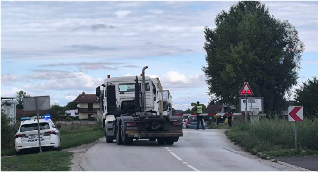 Neispravna željeznička rampa u Štefancu – koristite obilaznice i vozite pažljivo Neispravna željeznička rampa u Štefancu – koristite obilaznice i vozite pažljivo
