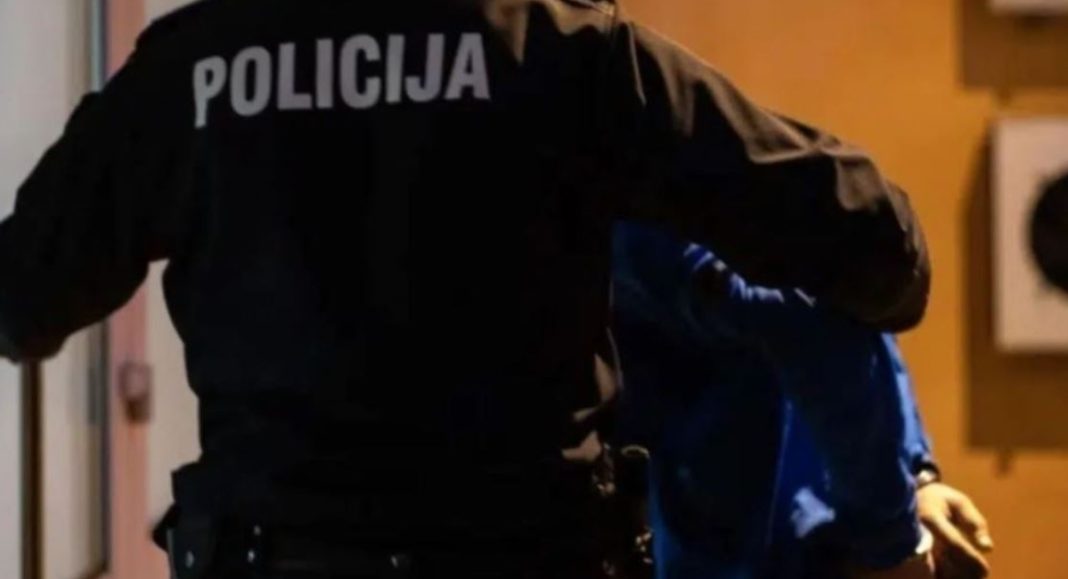 Zebanec Selo: 21-godišnjak osumnjičen za krađu alata i goriva završio iza rešetaka Zebanec Selo: 21-godišnjak osumnjičen za krađu alata i goriva završio iza rešetaka