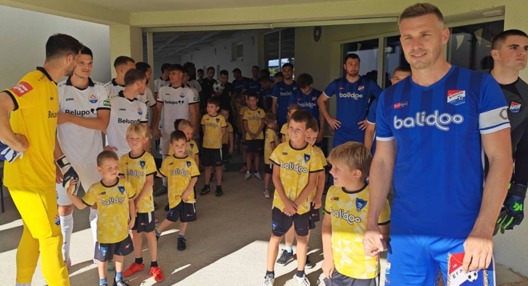 Najmlađi iz ŠN Donje Međimurje ispratili Graničar i Slaven Belupo na povijesni susret Najmlađi iz ŠN Donje Međimurje ispratili Graničar i Slaven Belupo na povijesni susret