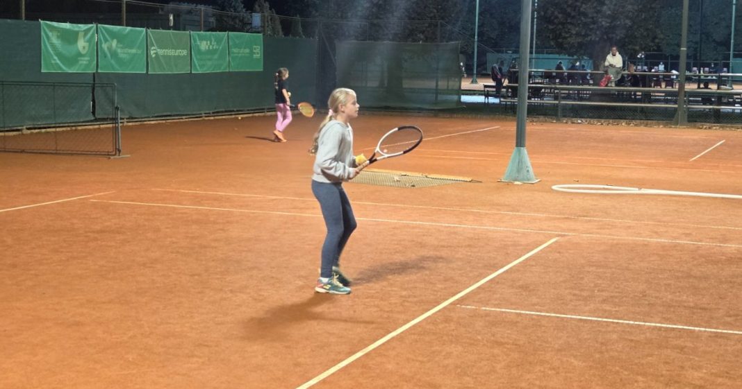 U Čakovcu je u tijeku teniski Masters turnir, regiju Sjever predstavlja Eva Kolarić U Čakovcu je u tijeku teniski Masters turnir, regiju Sjever predstavlja Eva Kolarić