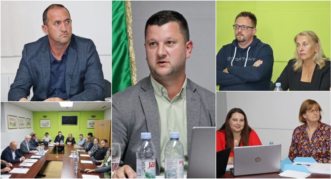 FOTO Općina Belica: Rastu naknade za novorođenčad, ali i cijena produženog boravka u školi, uređuju se nova gradilišta… FOTO Općina Belica: Rastu naknade za novorođenčad, ali i cijena produženog boravka u školi, uređuju se nova gradilišta…