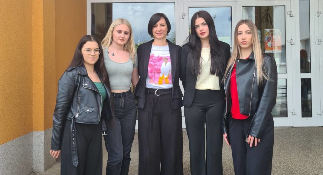 Gimnazija Josipa Slavenskog Čakovec nagrađena za projekt održivosti „Stari konac, novi život“! Gimnazija Josipa Slavenskog Čakovec nagrađena za projekt održivosti „Stari konac, novi život“!