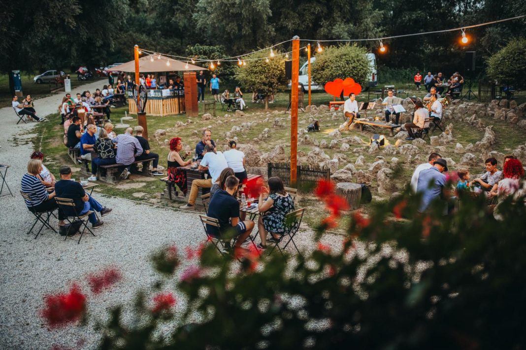 Uživajte na sutrašnjem koncertu u Žabniku uz sjajne izvođače i jedinstvenu atmosferu uz rijeku Muru Uživajte na sutrašnjem koncertu u Žabniku uz sjajne izvođače i jedinstvenu atmosferu uz rijeku Muru