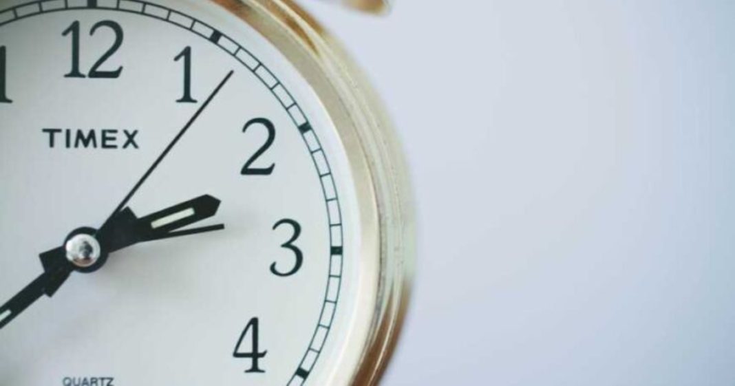 Mrak stiže ranije, ali spavamo dulje – evo kada počinje zimsko računanje vremena Mrak stiže ranije, ali spavamo dulje – evo kada počinje zimsko računanje vremena