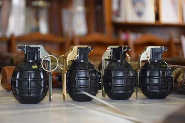PU međimurska: Građanin dragovoljno predao dvije ručne bombe PU međimurska: Građanin dragovoljno predao dvije ručne bombe