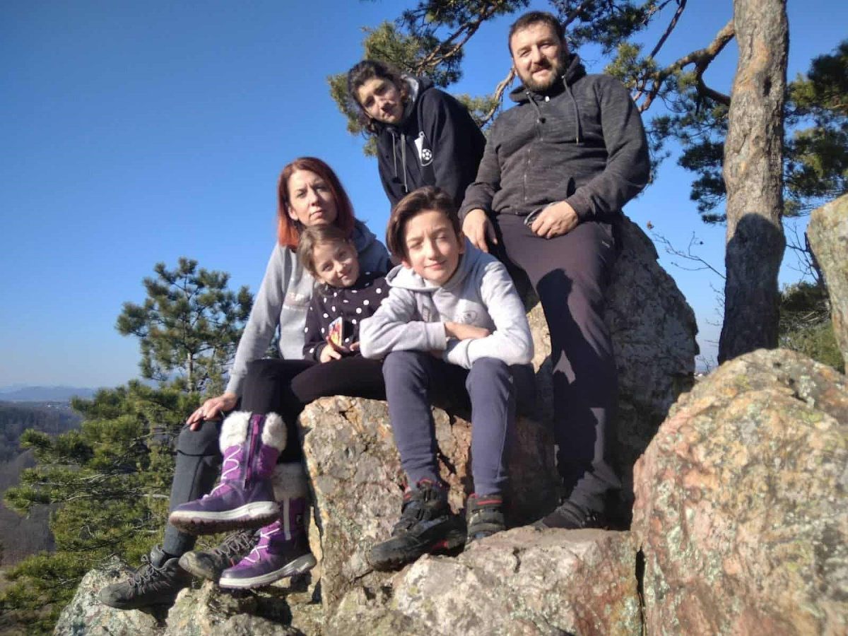 07012c00 a453 48de 8cb5 618f6ccb8da3