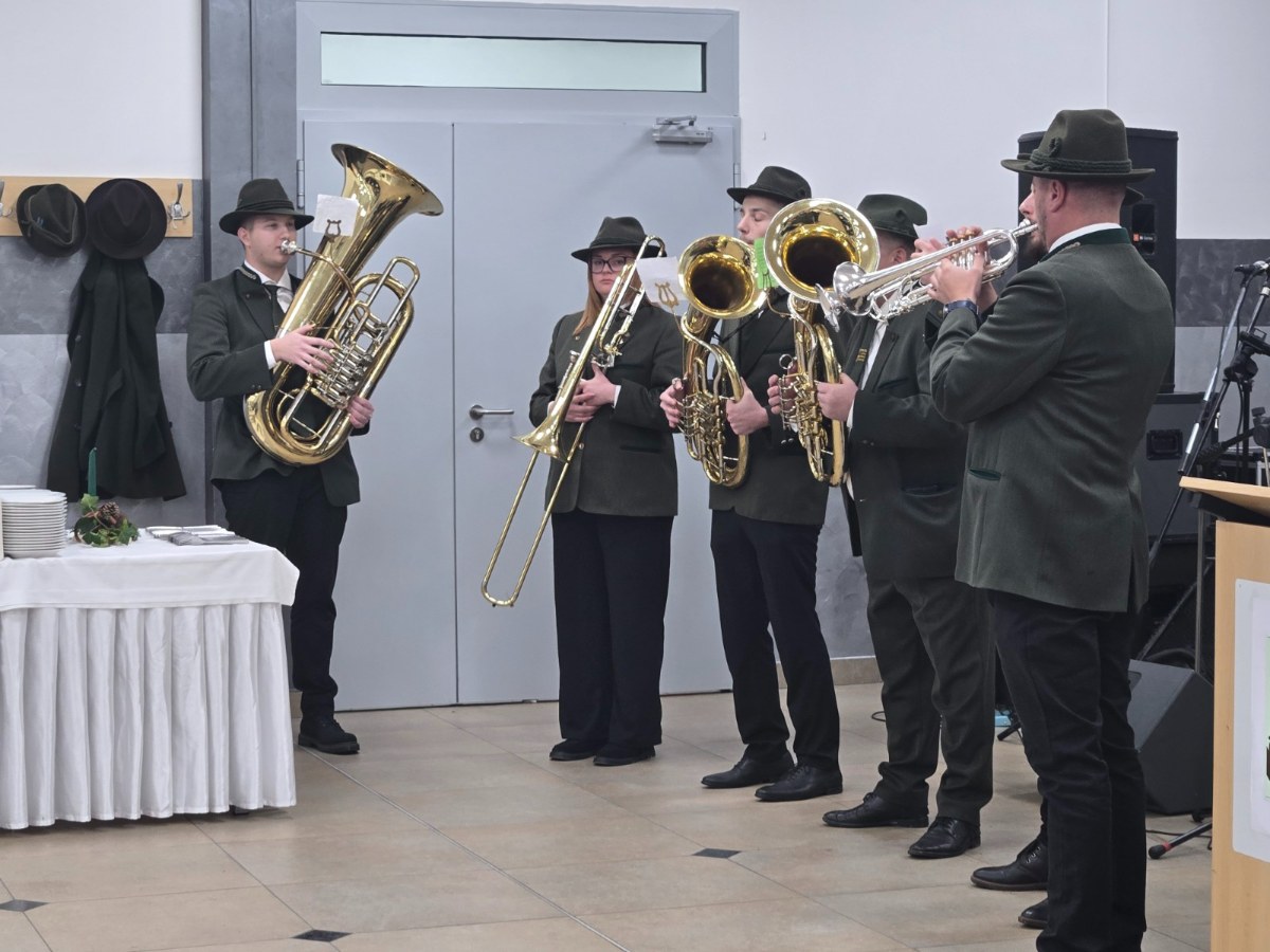 20251129 162546 copy 1600x1200