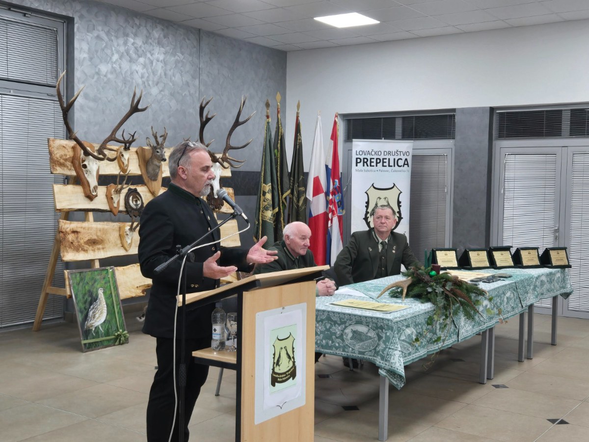 20251129 165206 copy 1600x1200