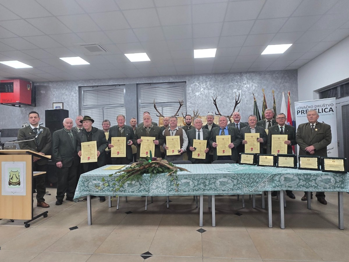 20251129 165955 copy 1600x1200