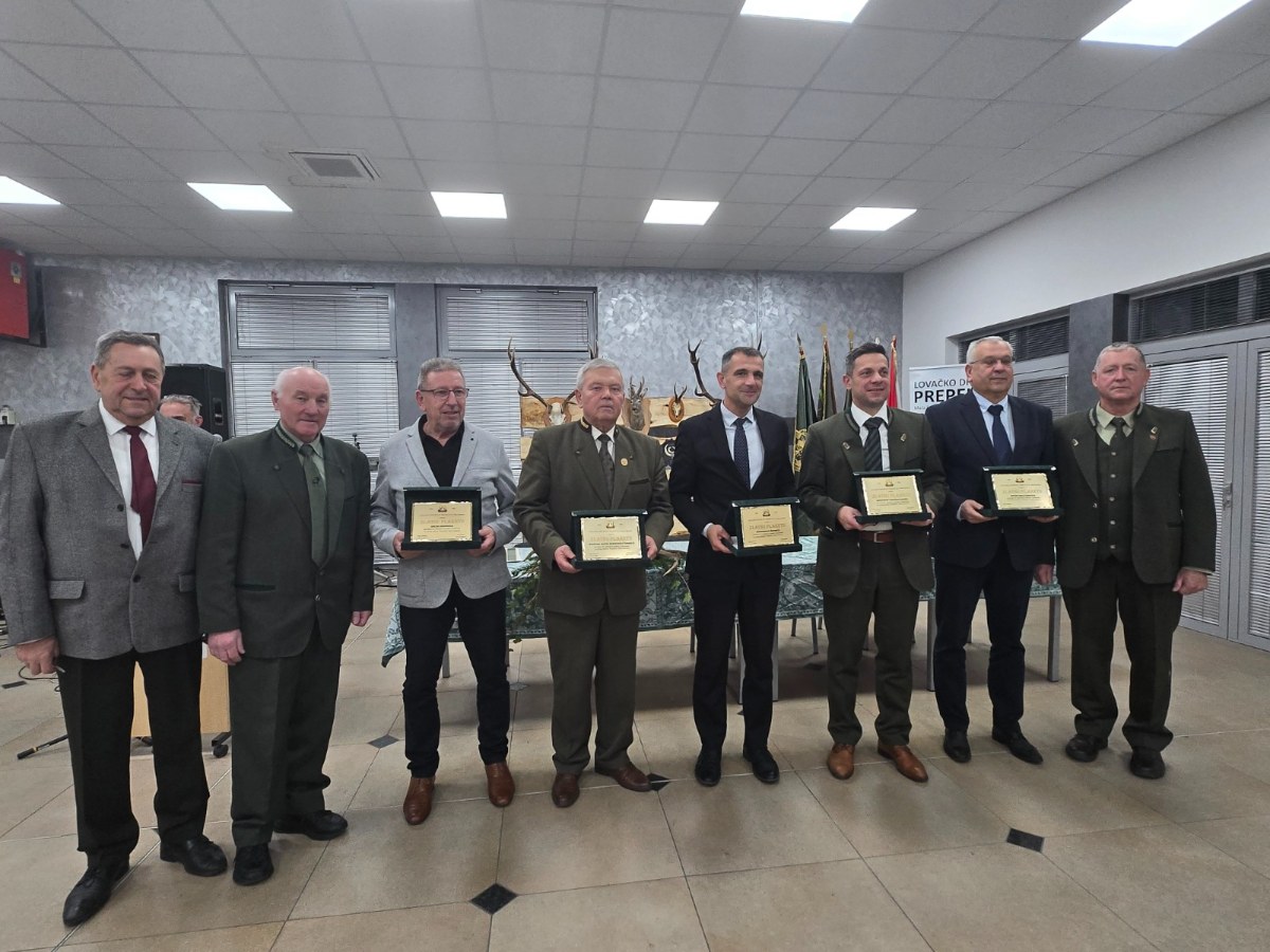 20251129 170637 copy 1600x1200